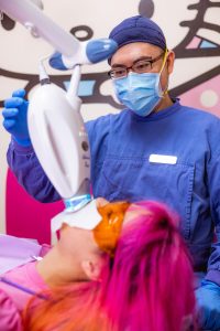 Solo háganos saber en su visita que le gustaría blanquear sus dientes
